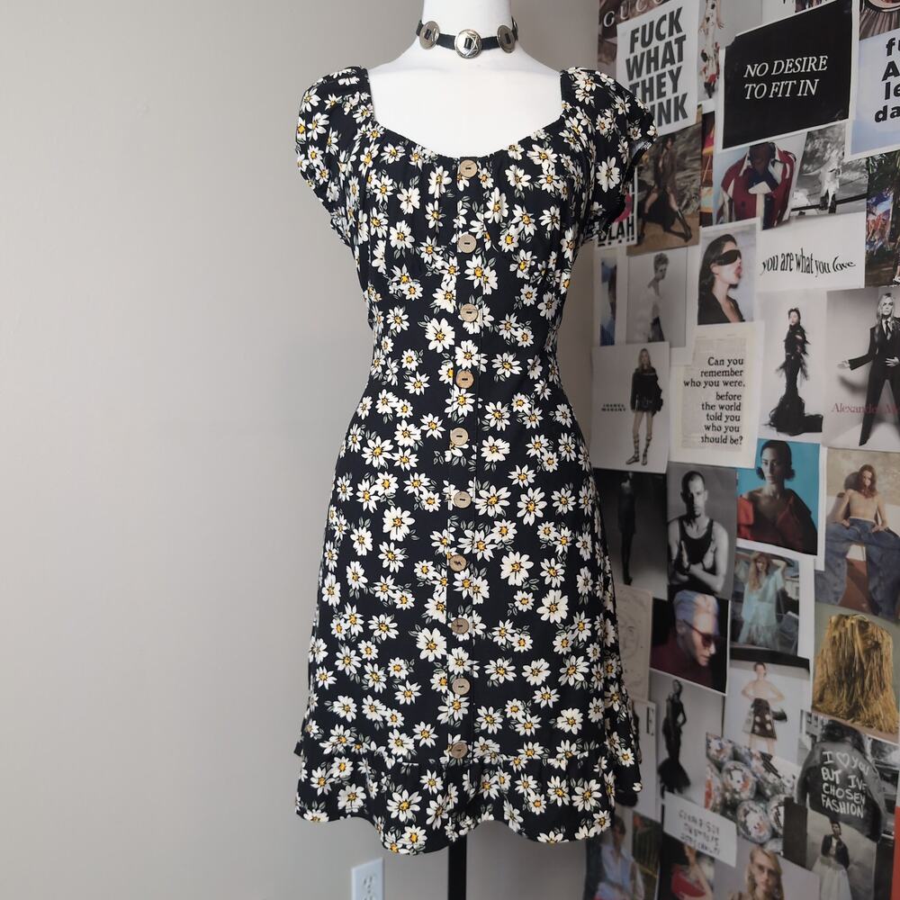 Daisy Print Button Front Mini Dress Girly